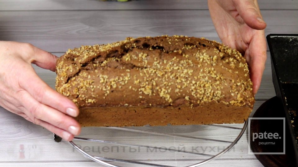 Шоколадный тыквенный кекс с орехами - Шаг 9