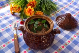 Гуляш из говядины в духовке 🥩