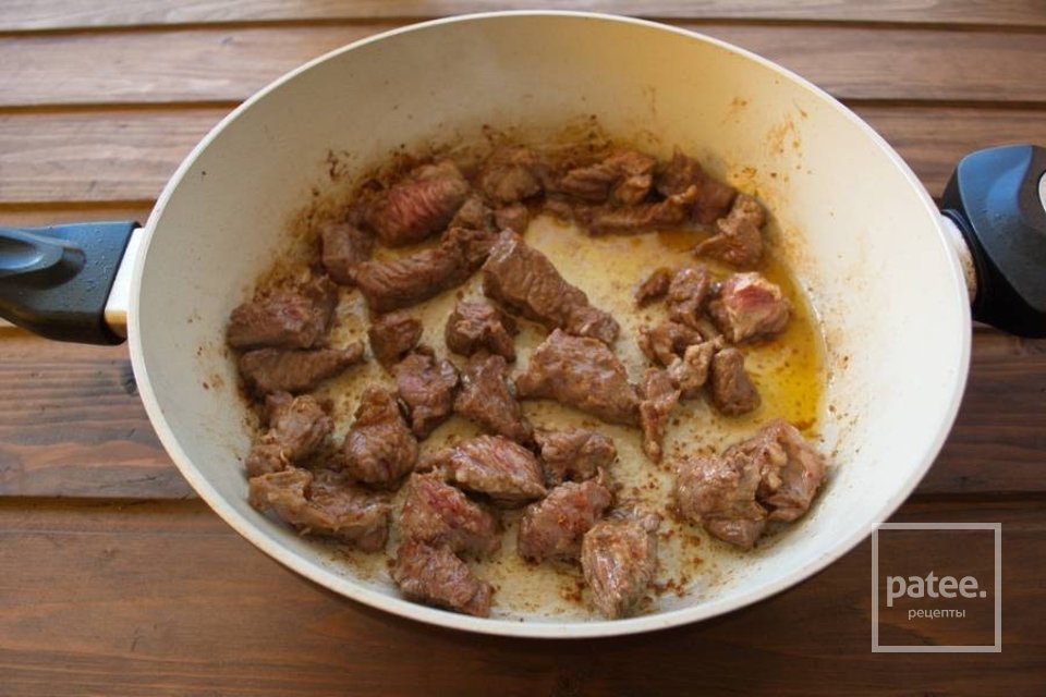 Гуляш из говядины в духовке 🥩 - Шаг 6