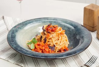 Спагетти с томатный соусом 🍝