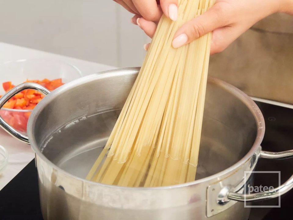 Спагетти с томатный соусом 🍝 - Шаг 2