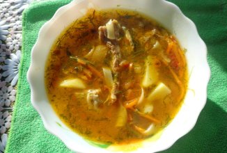 Суп из говядины на кости и с яичной лапшой🍲