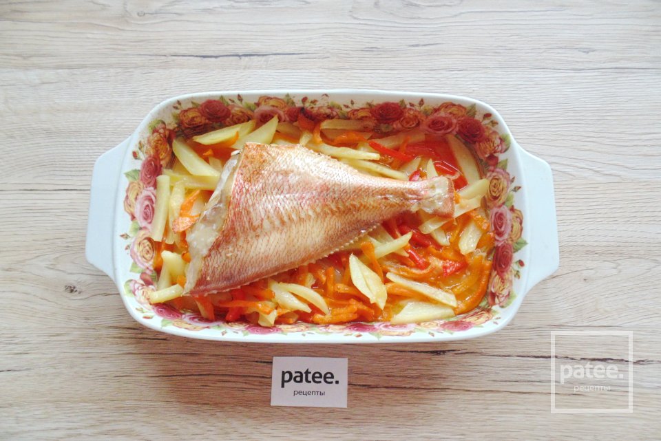 Морской окунь с овощами в духовке - Шаг 9