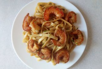 Удое с креветками и соевым соусом 🍝