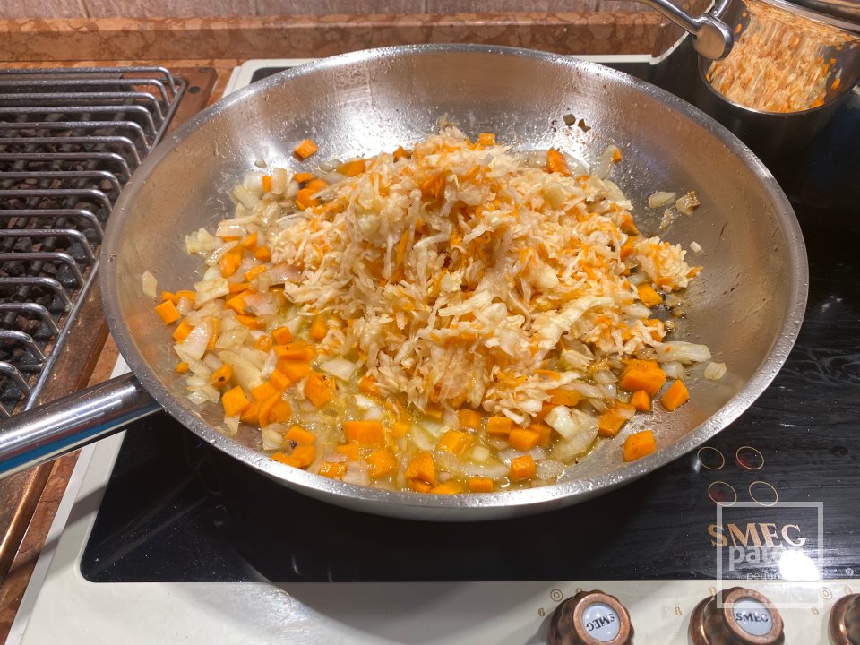 Щи из утиных крыльев с кислой капустой - Шаг 7