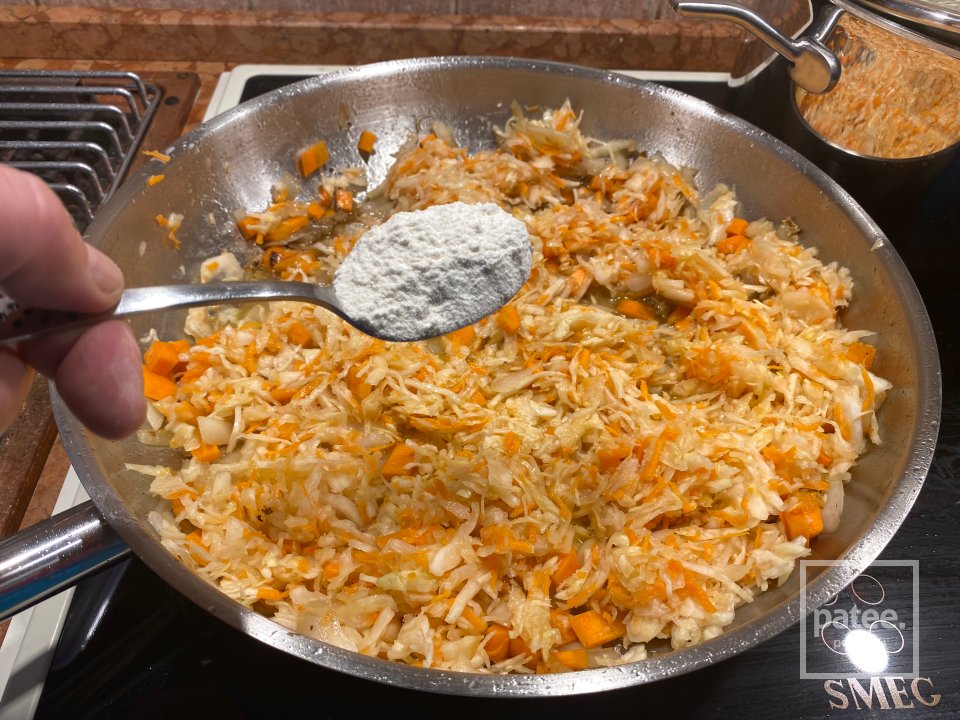 Щи из утиных крыльев с кислой капустой - Шаг 8