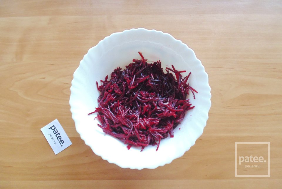 Свекольный салат с яблоком и черносливом - Шаг 2