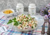 Салат с ветчиной и кукурузой