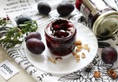 Варенье из сливы с орехами