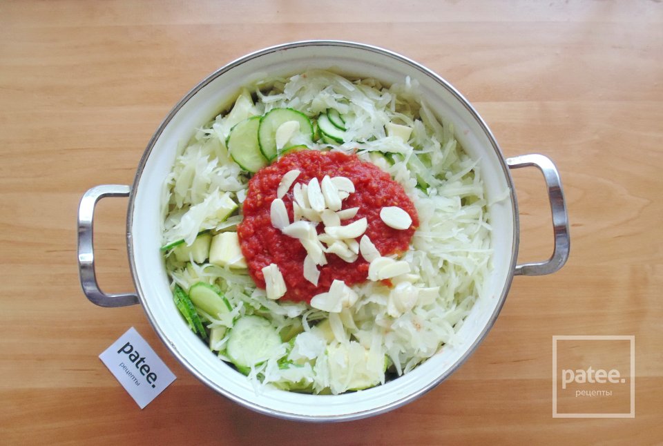 Салат с кабачками и капустой на зиму - Шаг 6