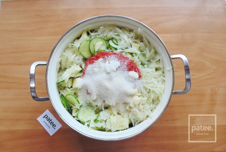 Салат с кабачками и капустой на зиму - Шаг 7