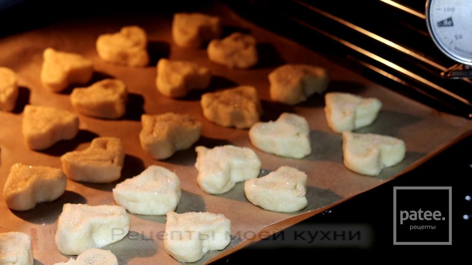 Сахарное творожное печенье в виде сердечек - Шаг 11