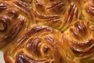 Воздушные булочки со сгущёнкой и сливочным сыром