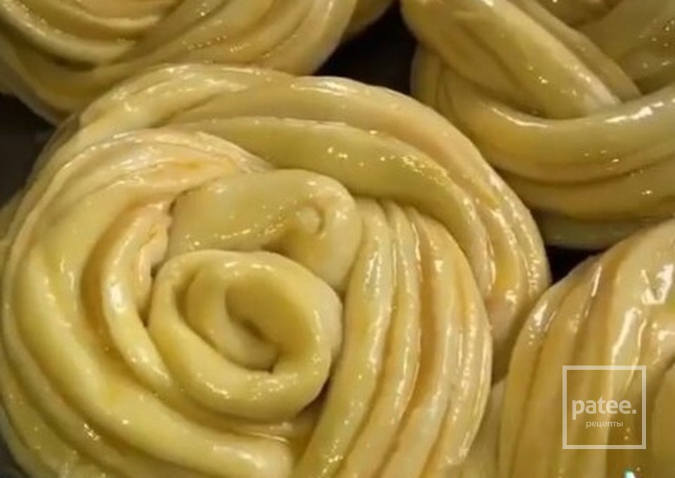 Воздушные булочки со сгущёнкой и сливочным сыром - Шаг 1