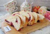 Хала с вишневым джемом