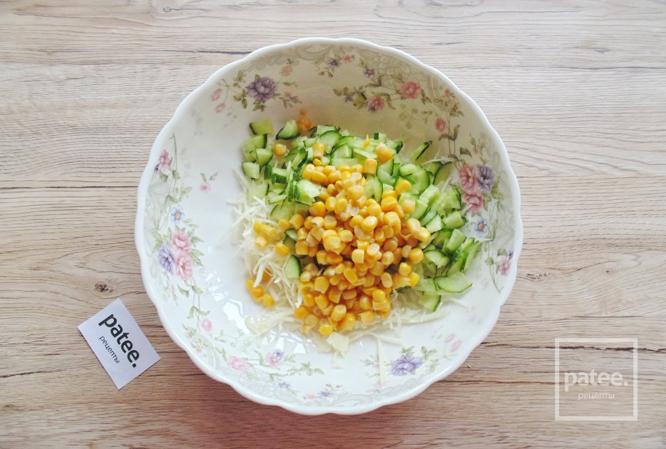 Крабовый салат с капустой - Шаг 4