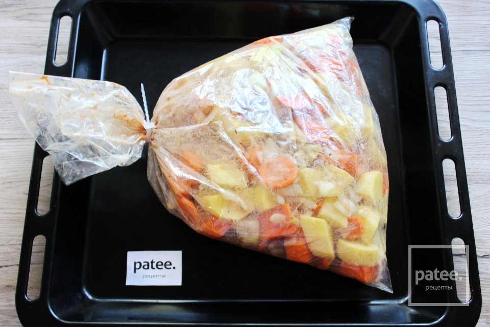 Жаркое из курицы с тыквой в рукаве - Шаг 9