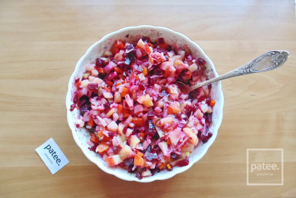 Винегрет с яблоком - Шаг 9