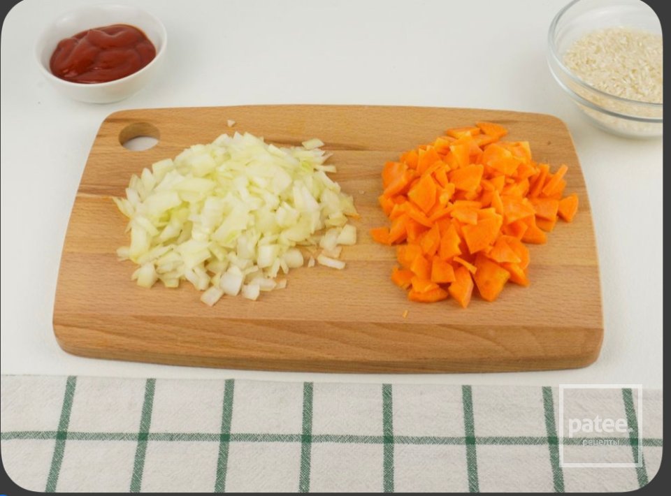 Куриный суп с рисом и томатной пастой 🍲 - Шаг 2