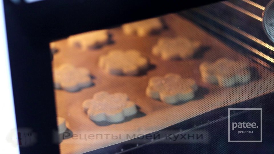 Нежное творожное печенье - Шаг 10