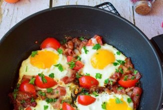 Яйца с беконом 🍳