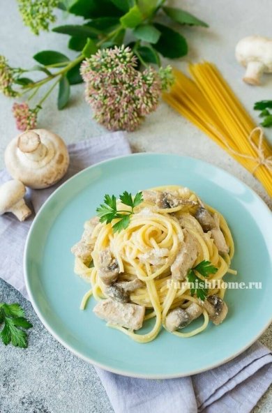 Паста с грибами и курицей в сливочном соусе 🍝