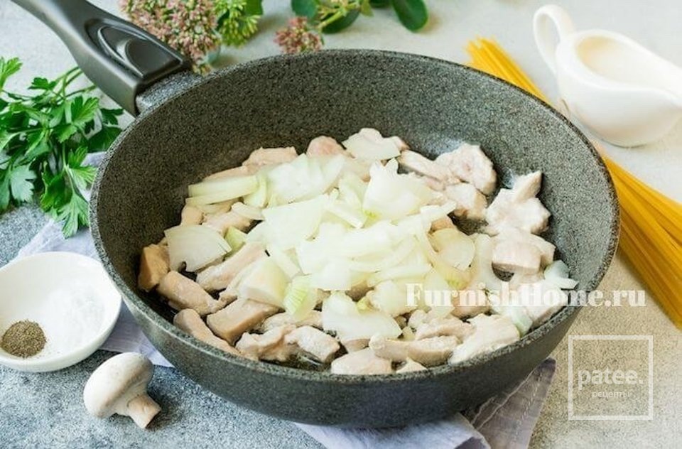 Паста с грибами и курицей в сливочном соусе 🍝 - Шаг 4
