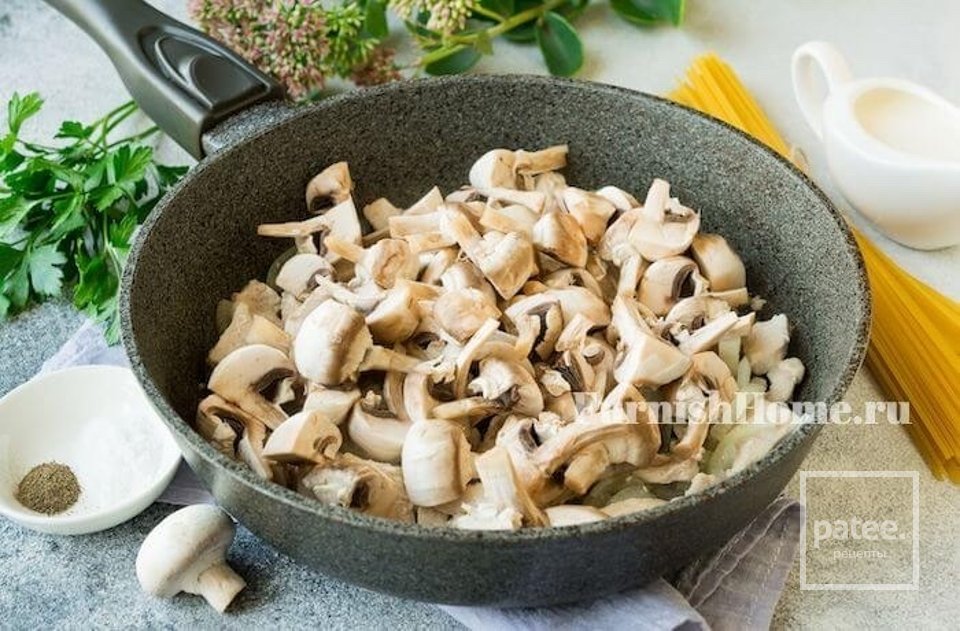 Паста с грибами и курицей в сливочном соусе 🍝 - Шаг 5