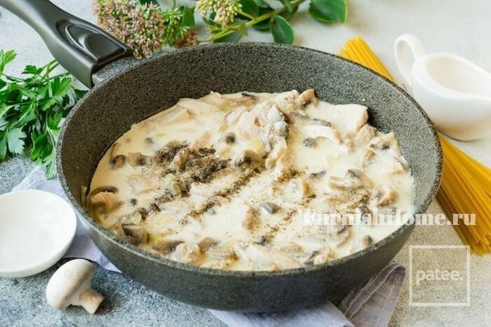 Паста с грибами и курицей в сливочном соусе 🍝 - Шаг 7