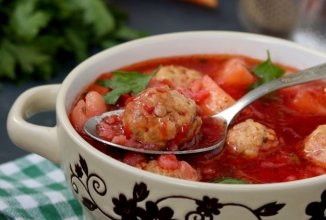 Свекольный суп с фрикадельками 🍲