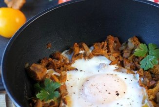 Жареные лисички с яйцом и луком 🍄