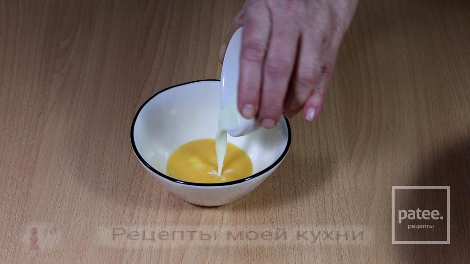 Пирожки с начинкой из яблок на кефире - Шаг 9