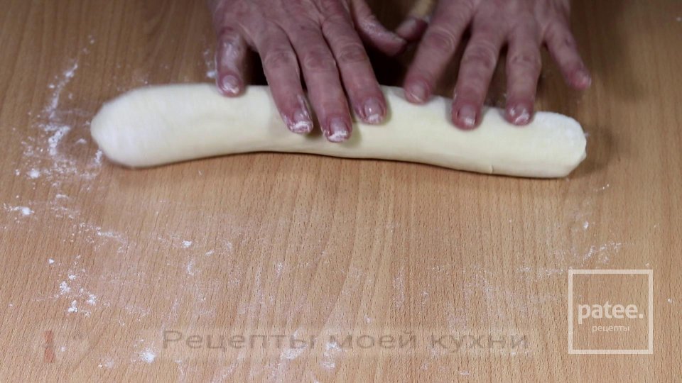 Пирожки с начинкой из яблок на кефире - Шаг 10