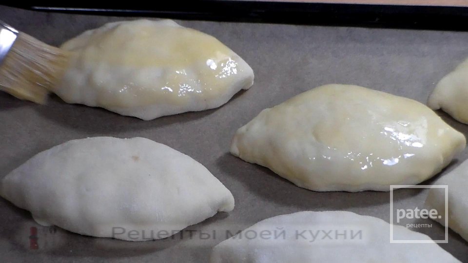 Пирожки с начинкой из яблок на кефире - Шаг 14