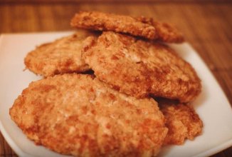 Котлеты из крабовых палочек с сыром