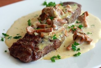 Говядина с грибным соусом🥩