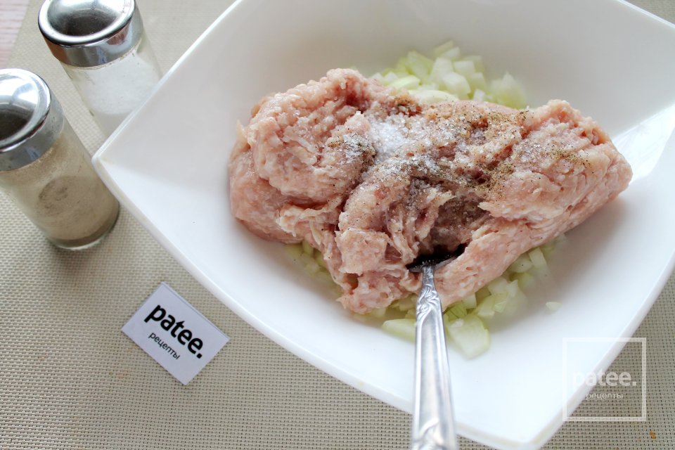 Беляши с куриным фаршем в духовке - Шаг 6