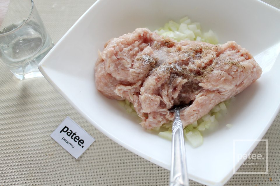 Беляши с куриным фаршем в духовке - Шаг 7