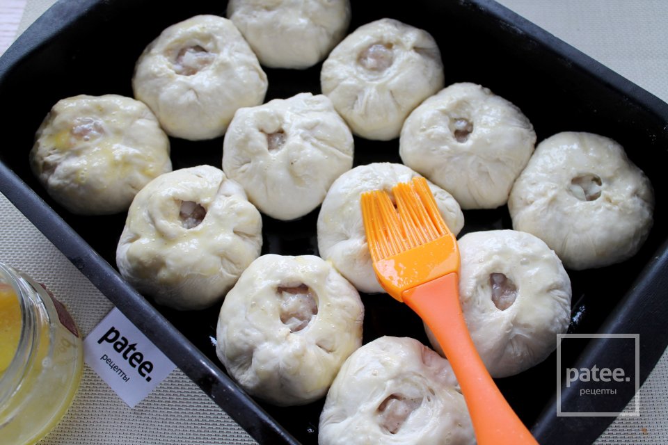 Беляши с куриным фаршем в духовке - Шаг 12