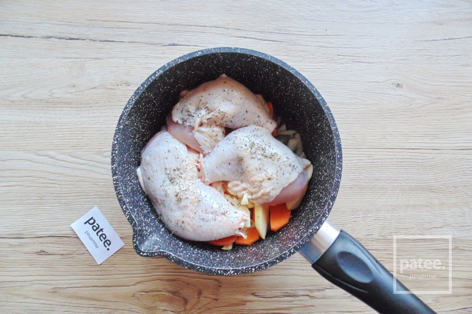 Курица тушеная с яблоками - Шаг 8