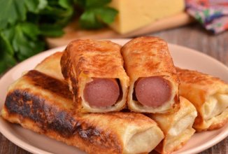 Сосиски с сыром в лаваше