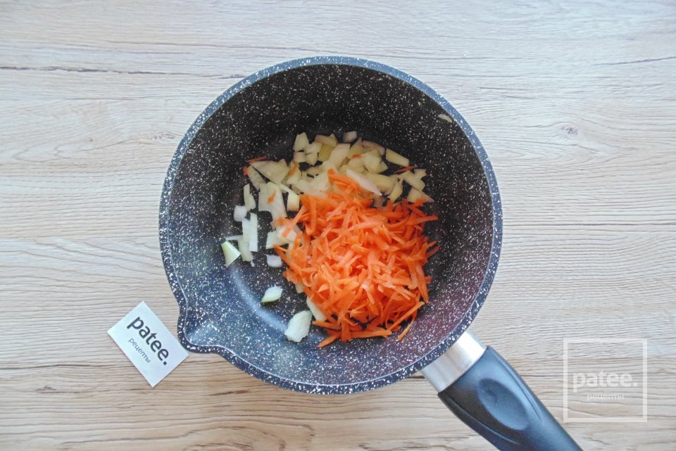 Хек тушеный в соусе - Шаг 3