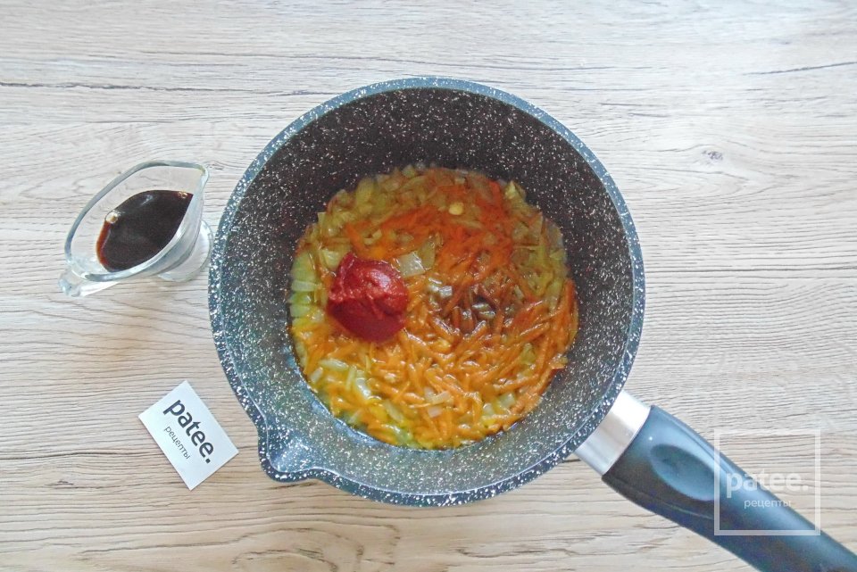 Хек тушеный в соусе - Шаг 5