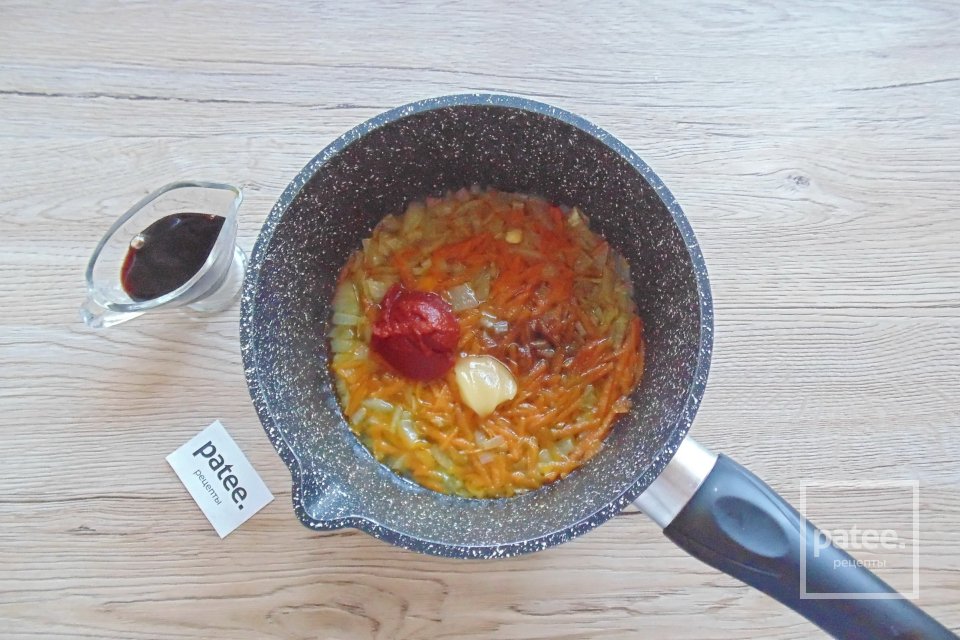 Хек тушеный в соусе - Шаг 6