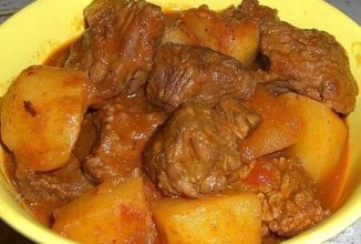 Гуляш с картошкой 🥩