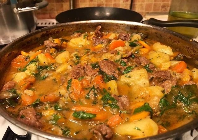 Тушеный картофель с мясом 🥩