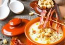 Картофельный крем-суп с белыми сухарями и чипсами из бекона 🍲