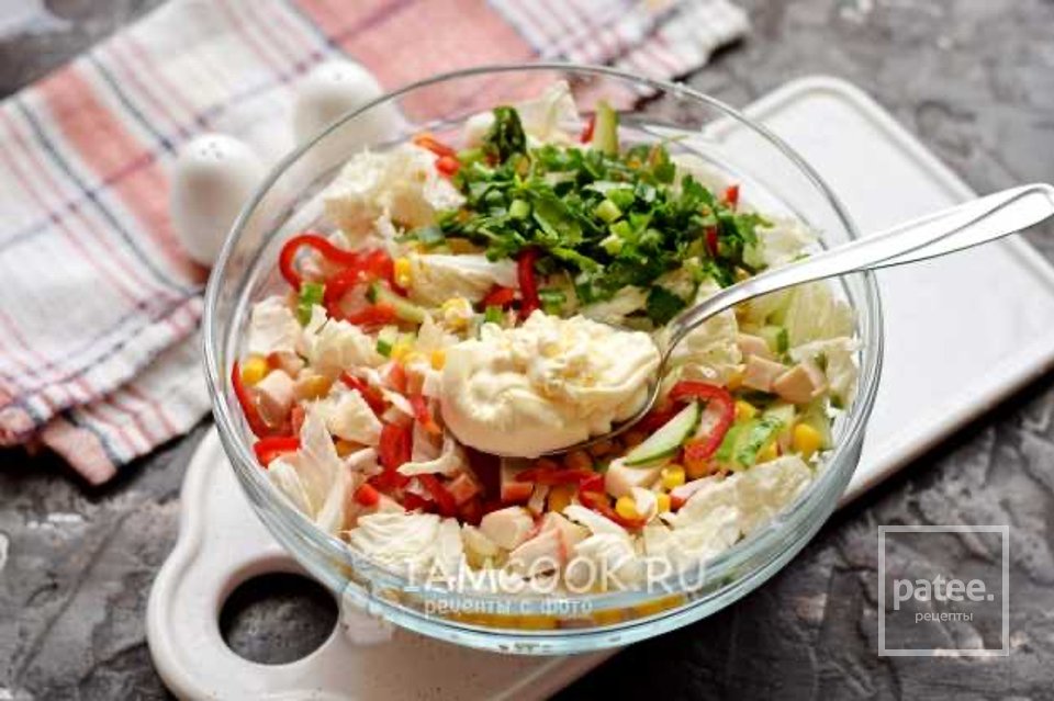 Салат с крабовыми палочками, пекинской капустой и болгарским перцем 🥗 - Шаг 6