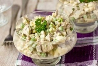 Салат с курицей и оливками 🥗