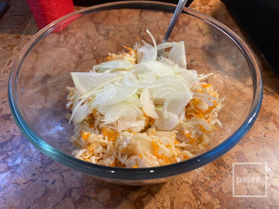 Запечённая свиная рулька в пиве с квашенной капустой - Шаг 13